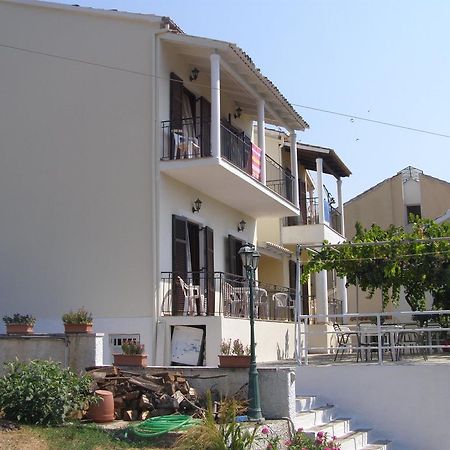 Dimitrakis Apartments Kassiopi Exterior foto
